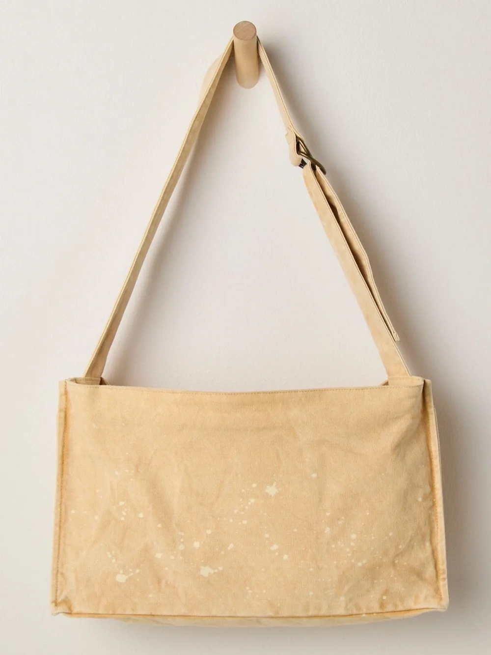 1477. FREE PEOPLE Camp Crush Sling Bag in Neutral NWT $78